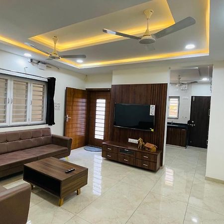 Luxurious 3 Bhk Villa In Bhuj - Shivani Homestay 外观 照片